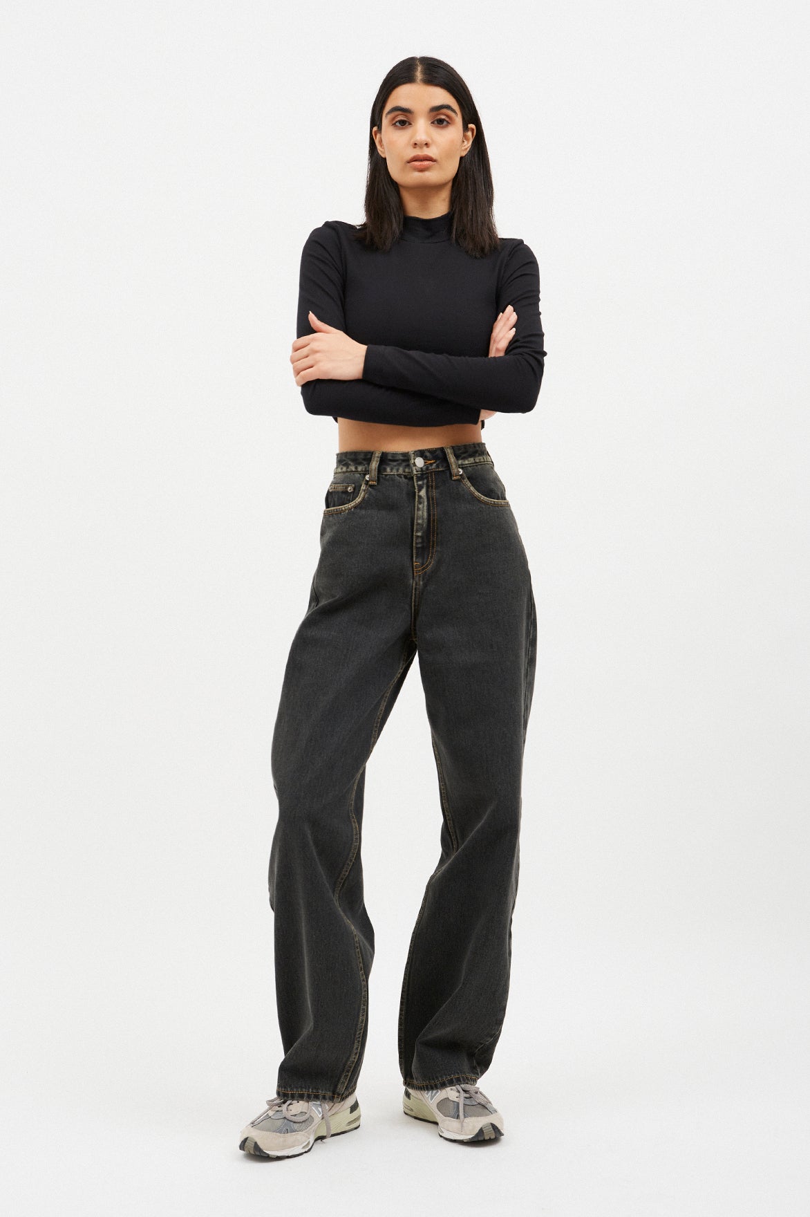 Donna, Tinted Black