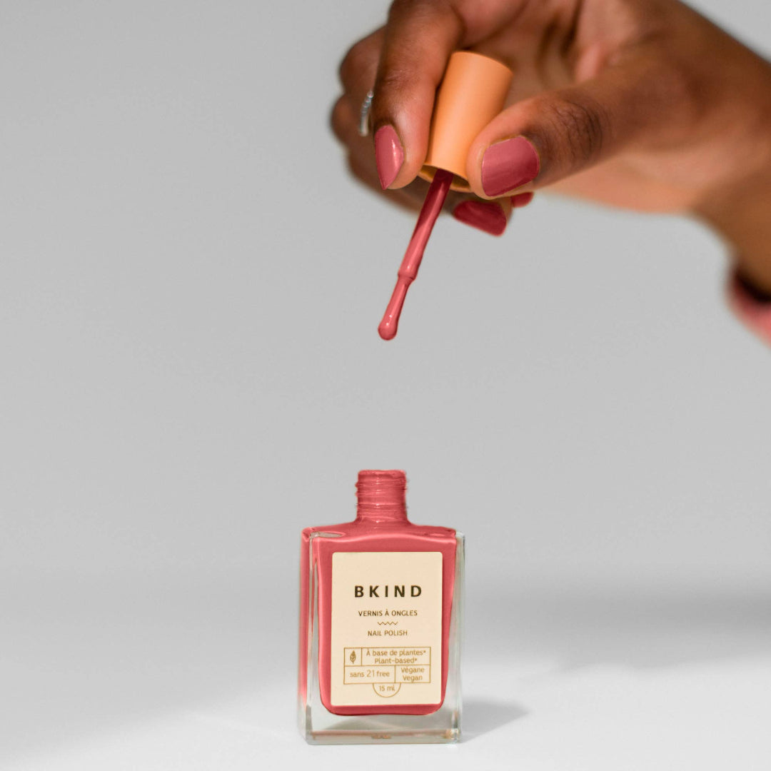 BKIND, Vegan & 21-free Nail Polish, Su'l bord