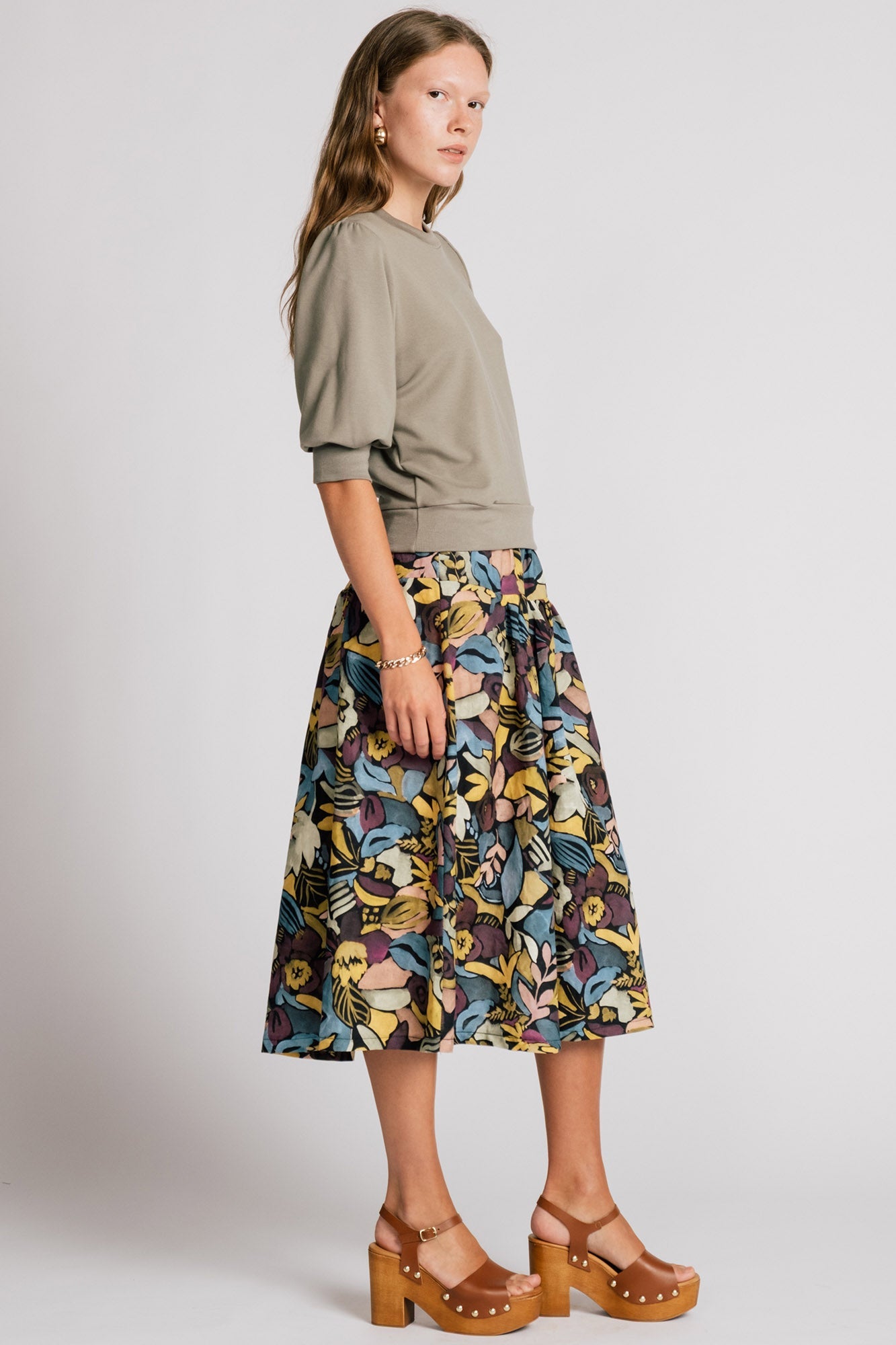 Allison Wonderland, Pelican Skirt, Black Floral