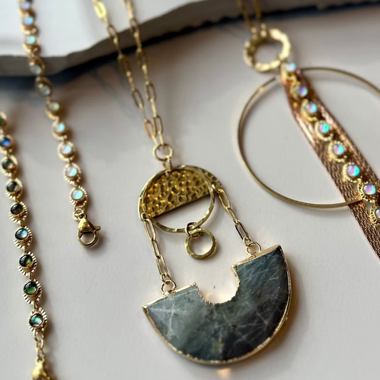Frug, Hammered Brass and Labradorite Pendant Necklace FNJ50