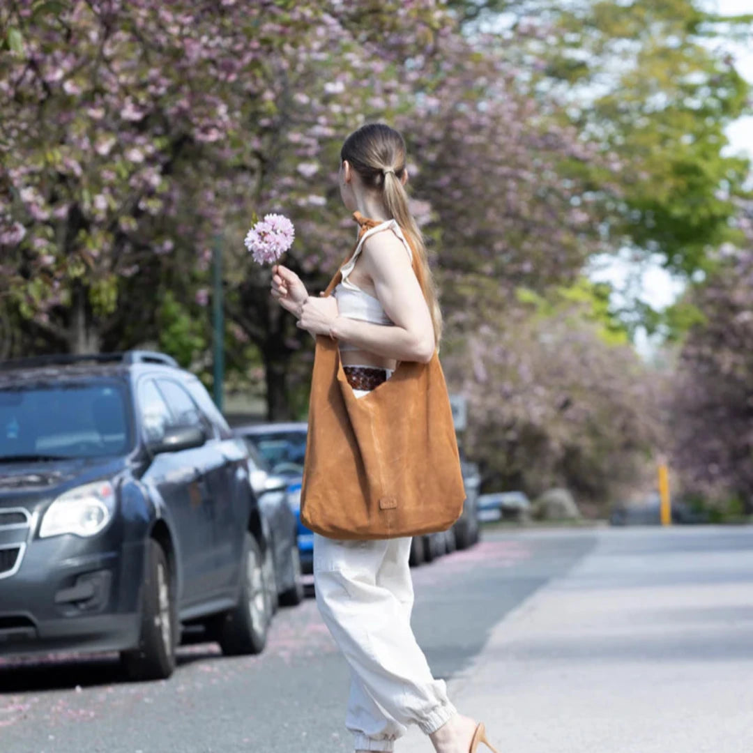 Risa, Knot Tote Suede Brown