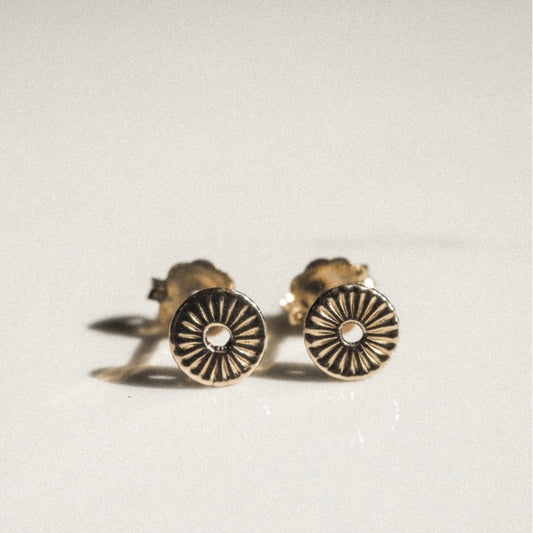 Emily Hartwell, Billie Studs
