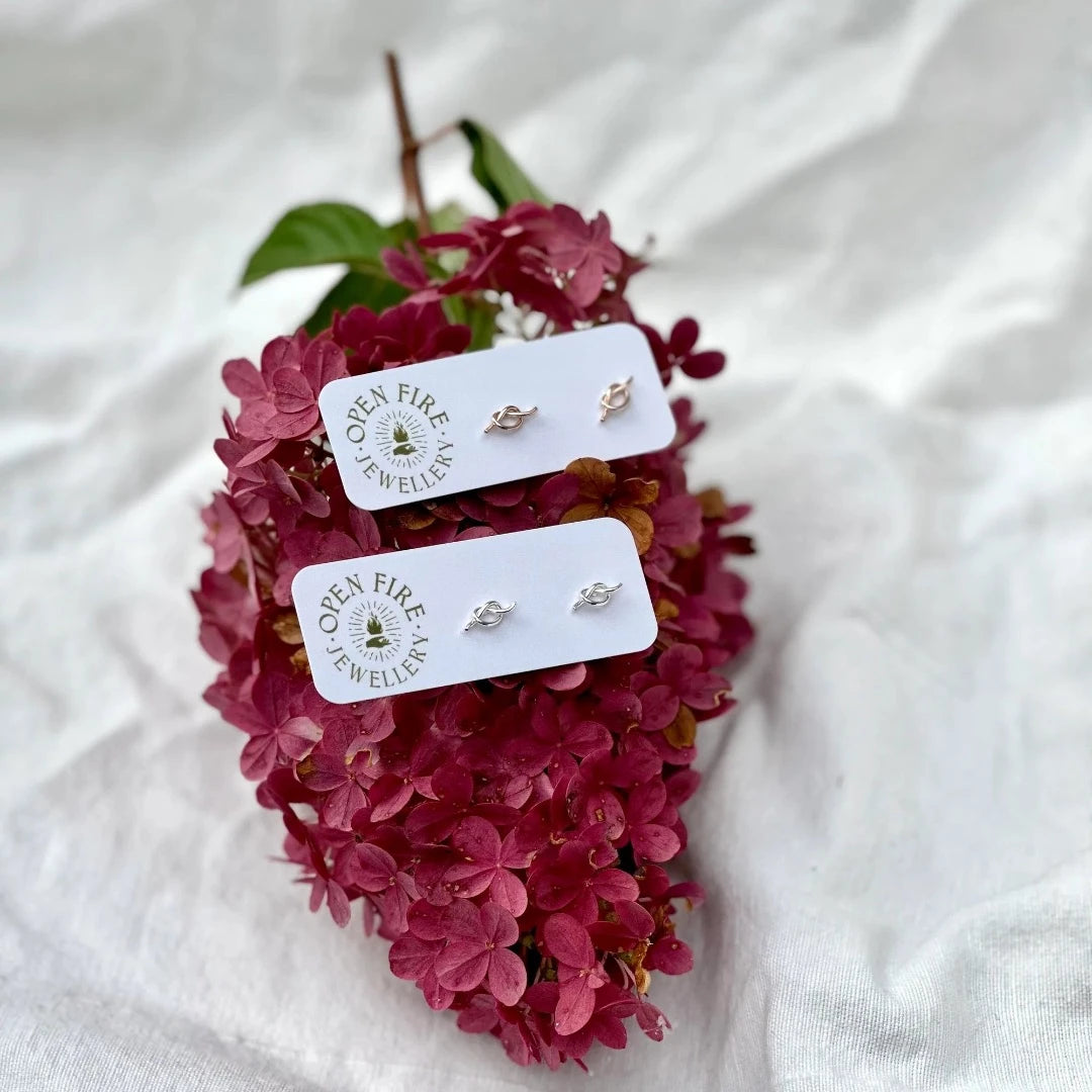 Open Fire, Knot Studs