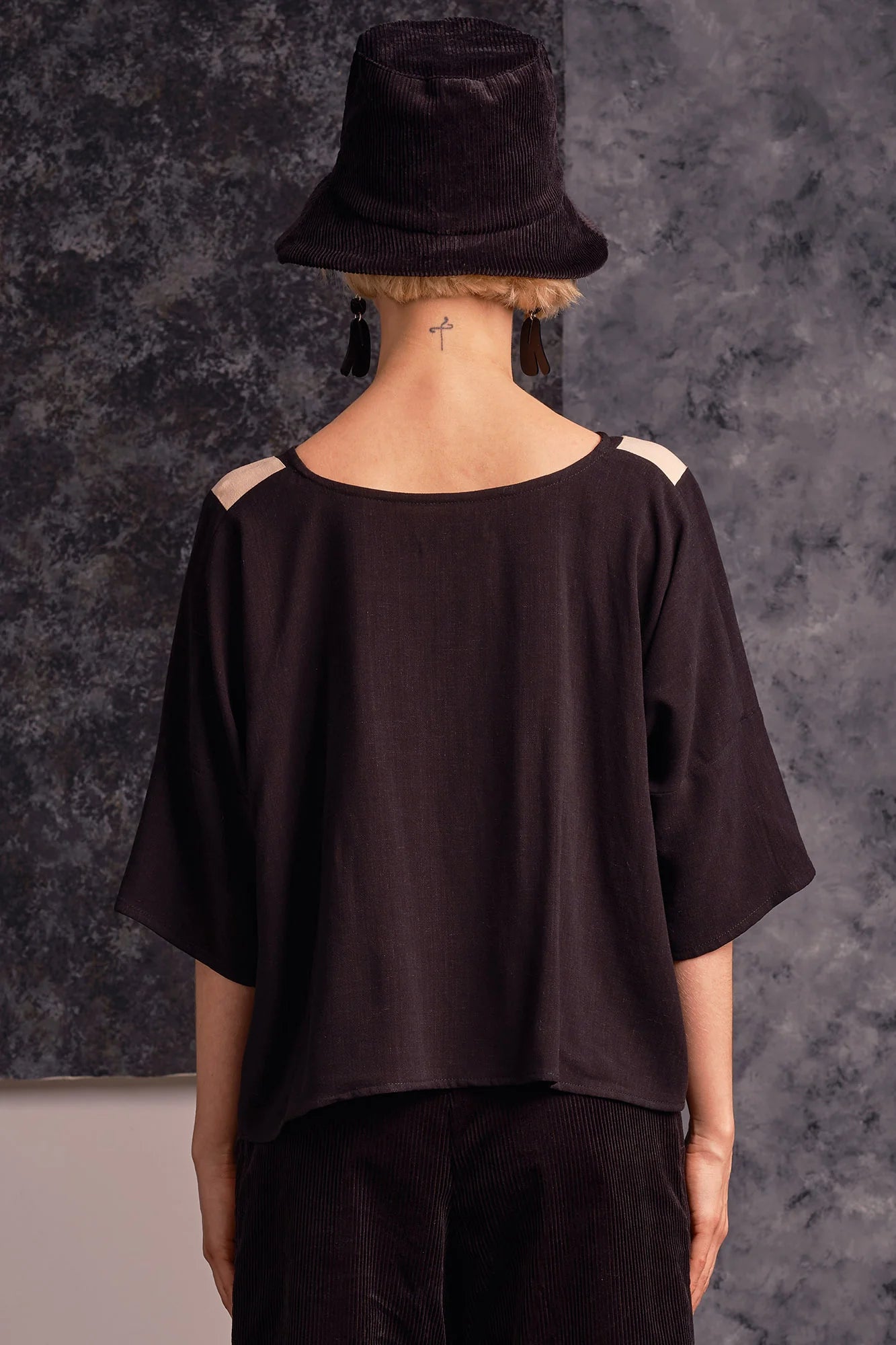 Eris Top, Black