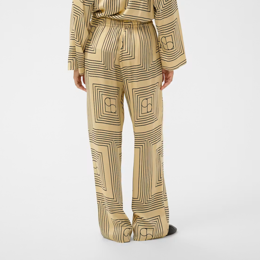 Soaked, Evilia Pants