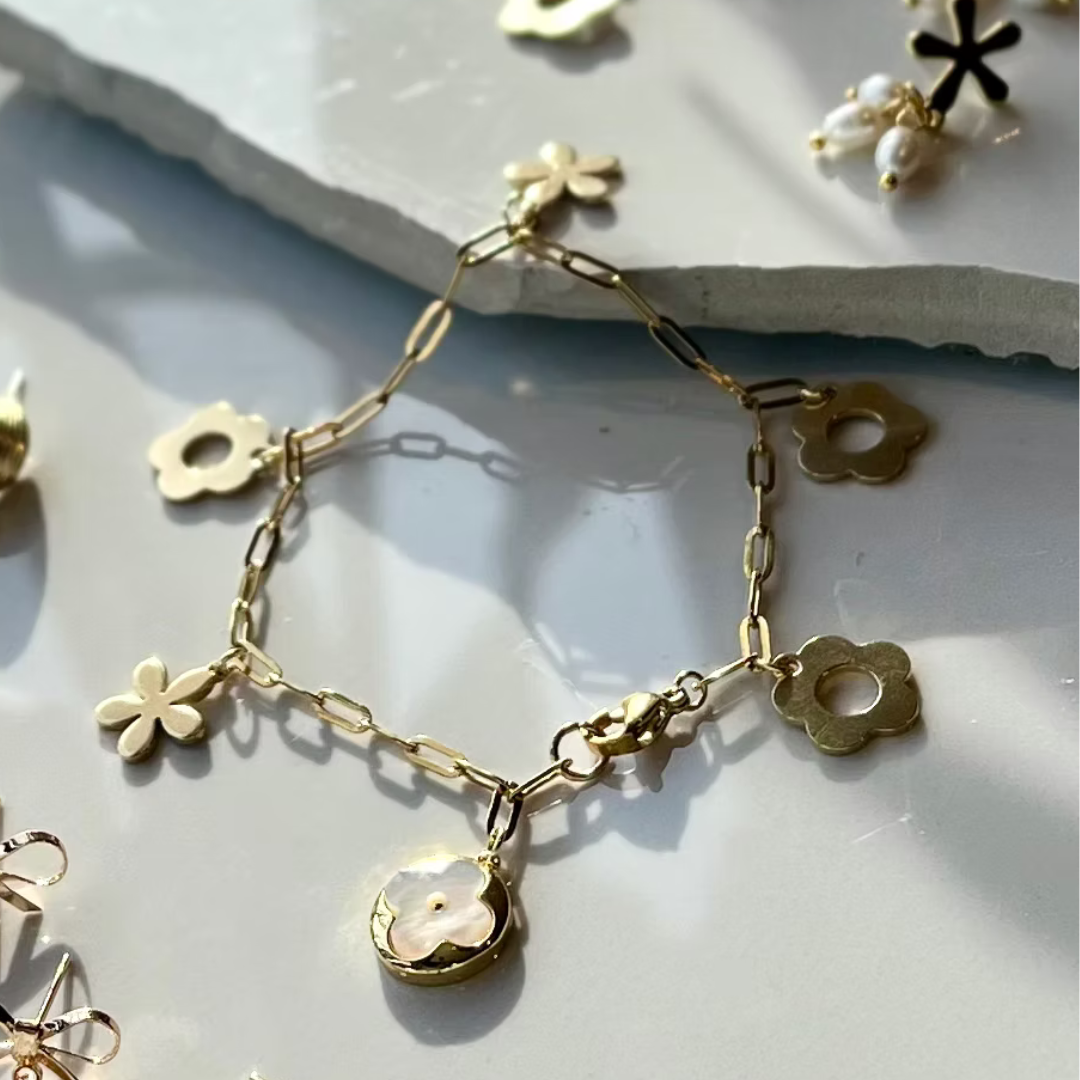 Frug, 14K Goldplate Bracelet and Shell Flower Charms FBJ28