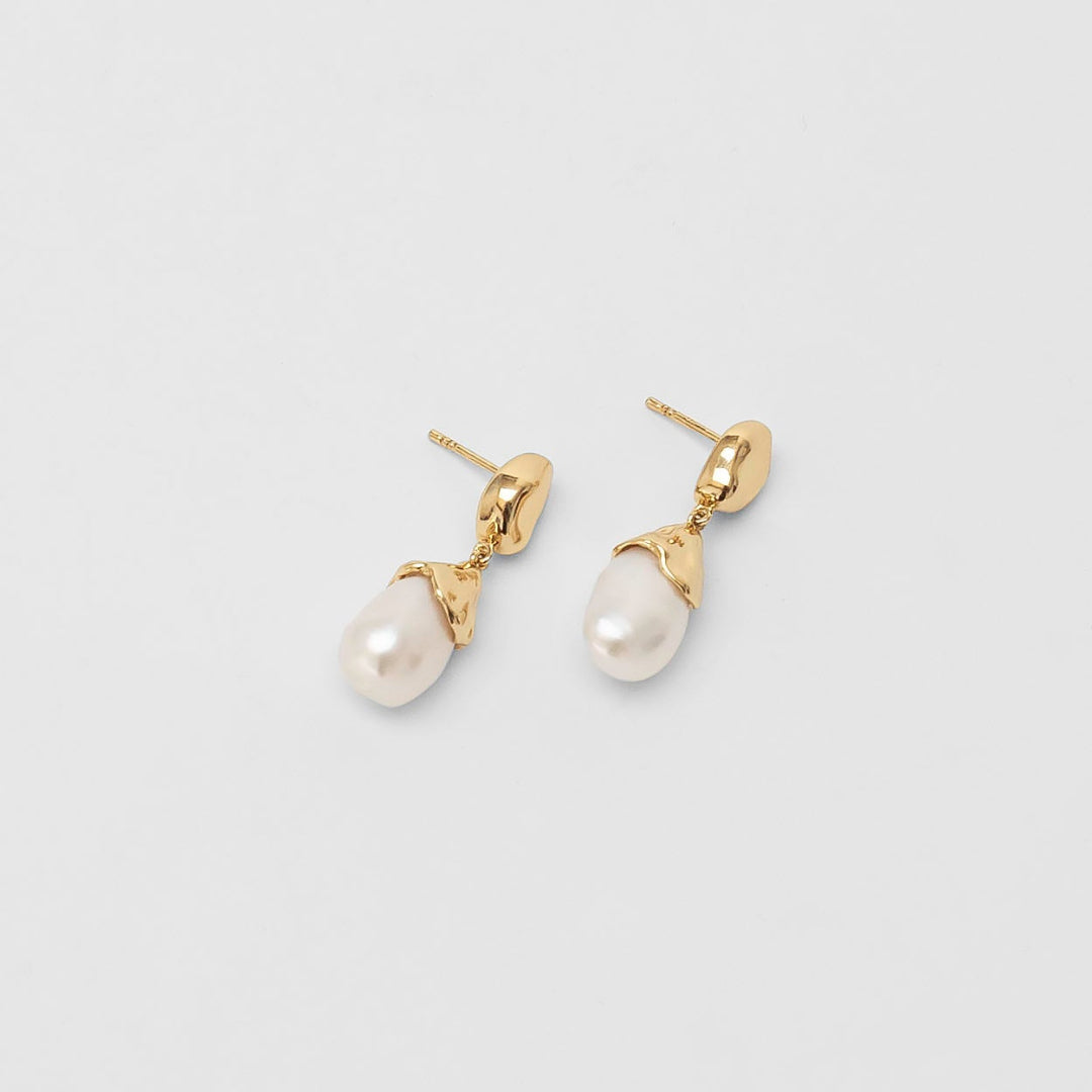 Wolf Circus, Pearl Drop Earring, Gold