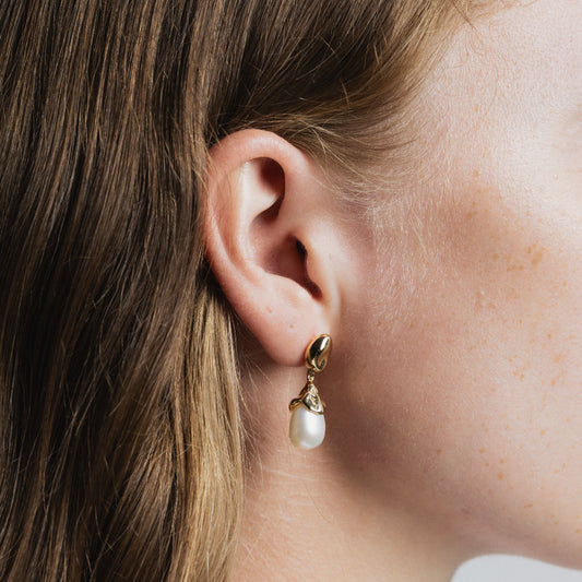 Wolf Circus, Pearl Drop Earring, Gold