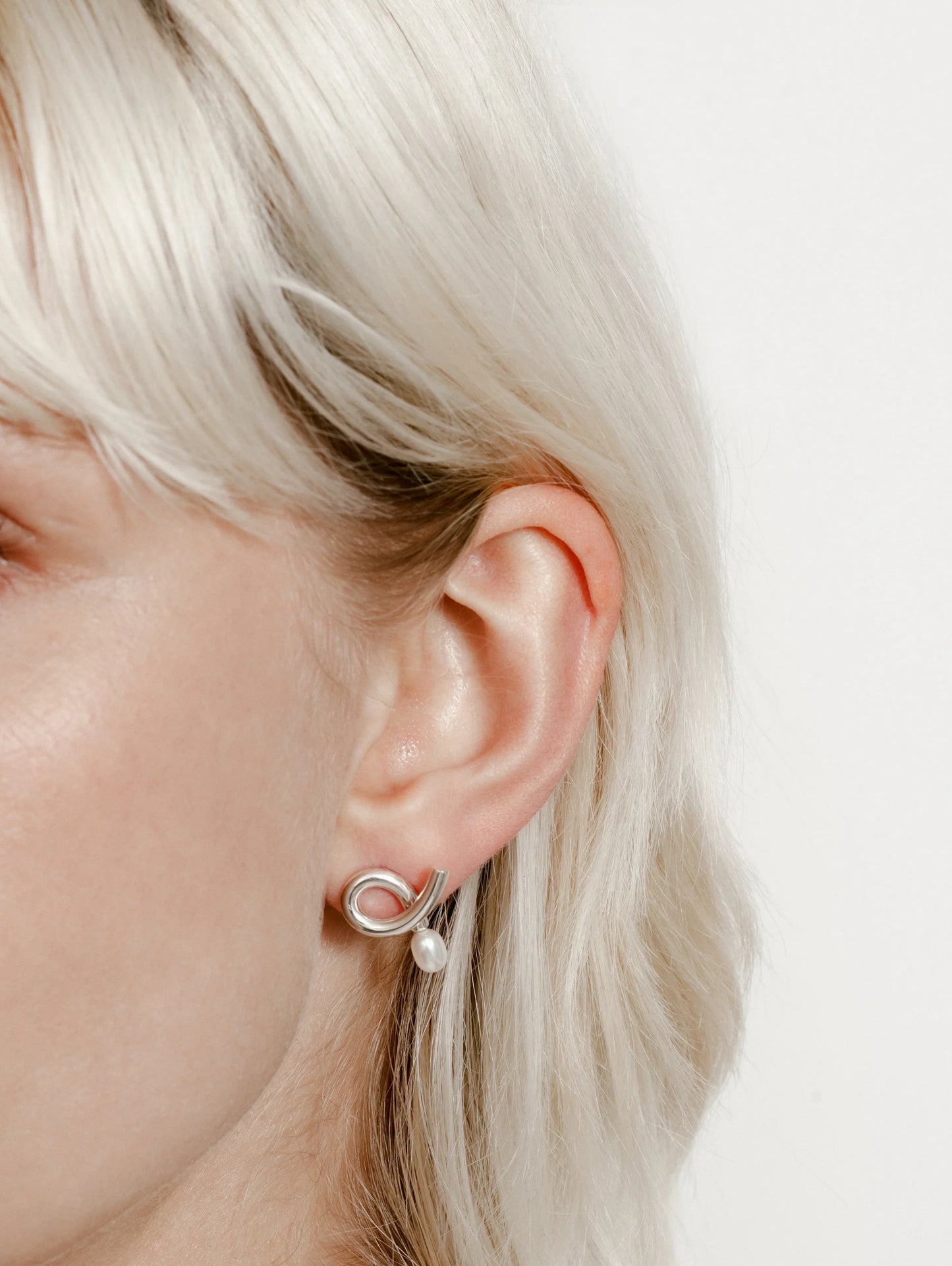 Romi Earrings in Silver