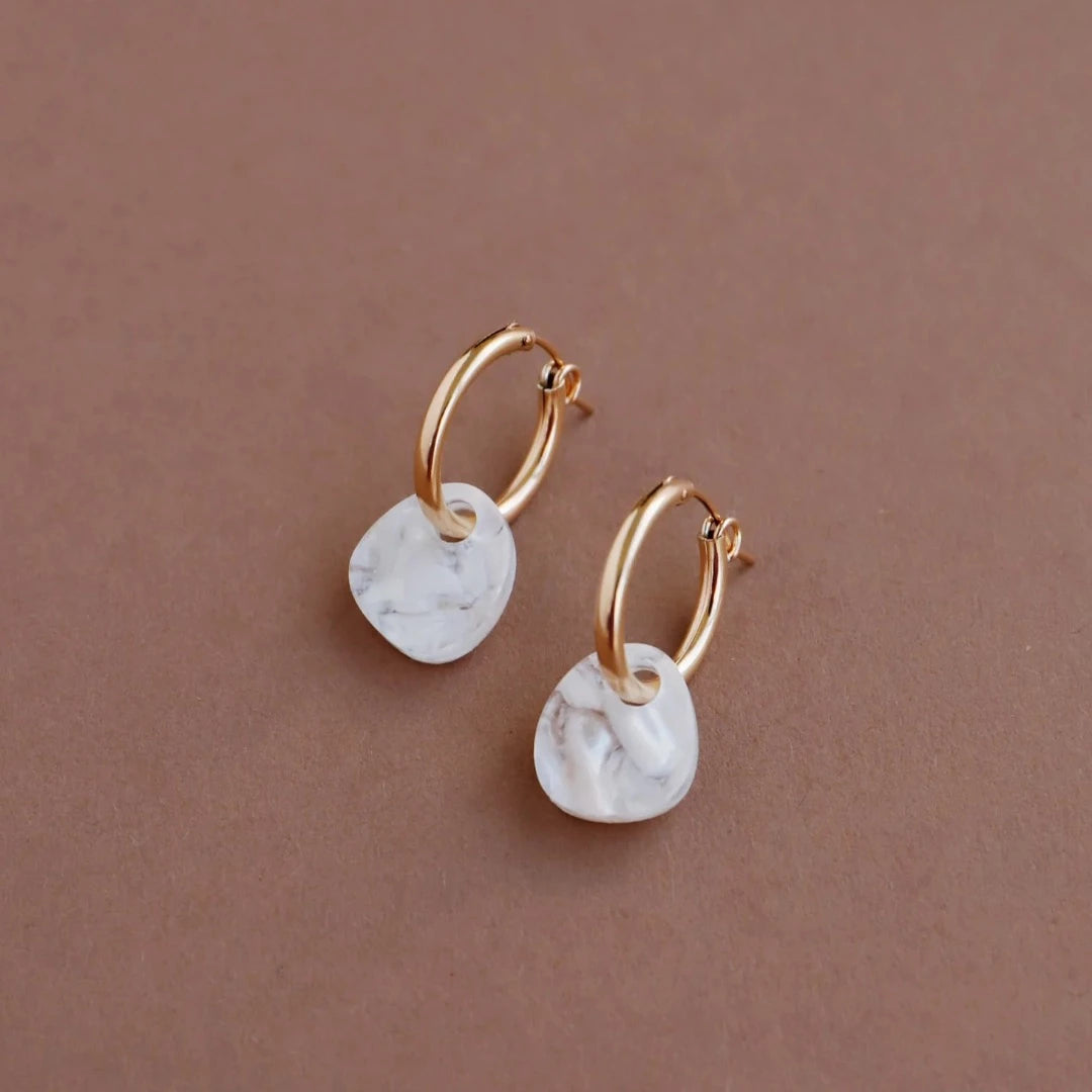 Beatrice Hoops in Off-White