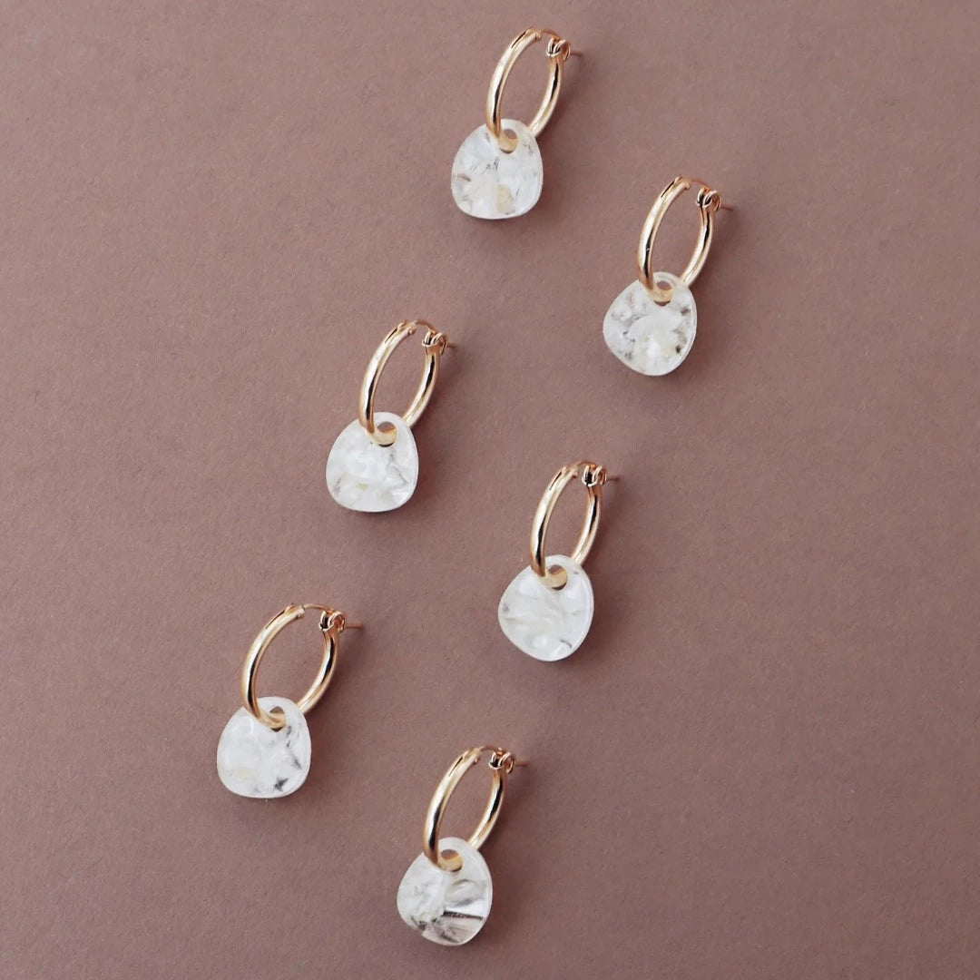 Beatrice Hoops in Off-White