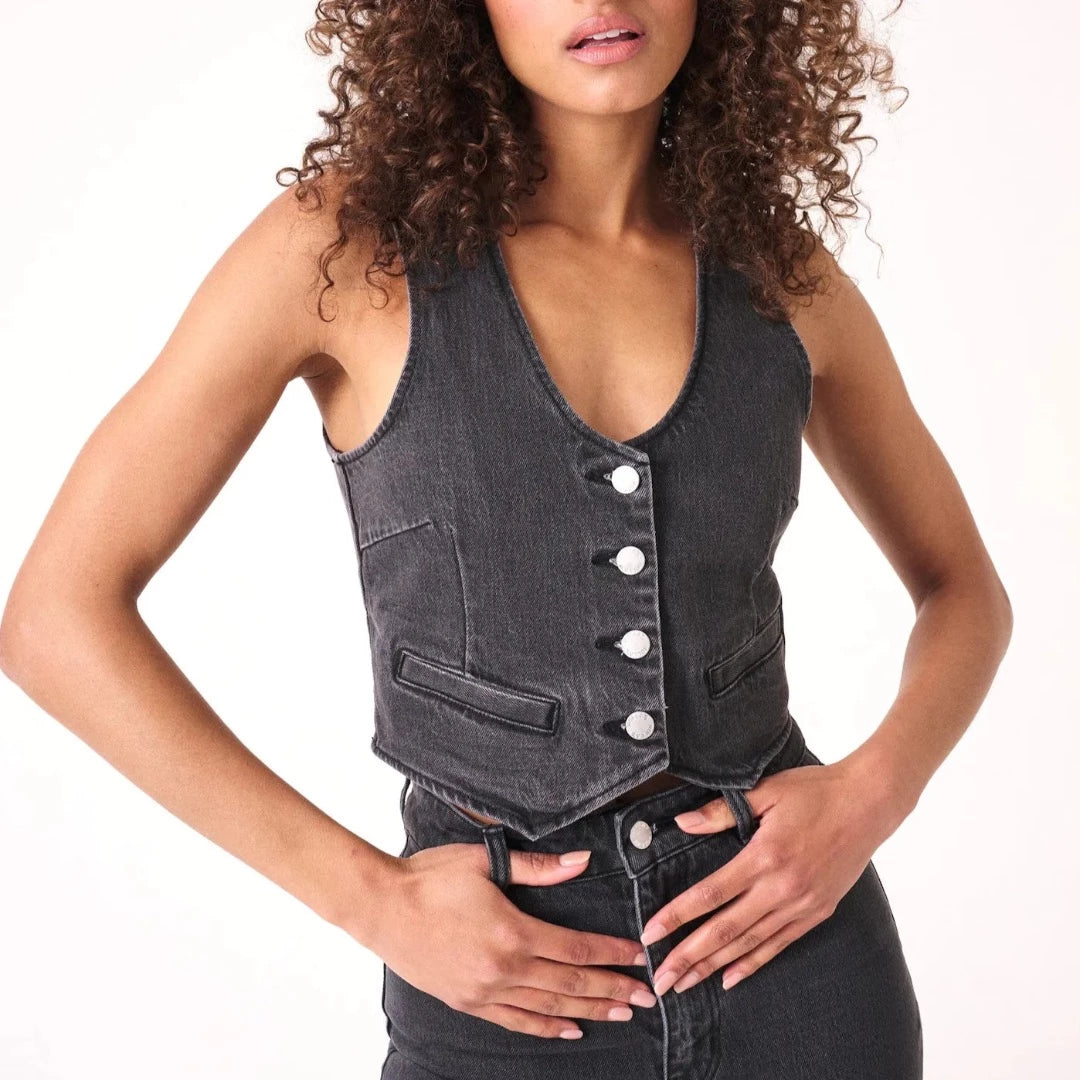 Dallas Vest, Brad Black