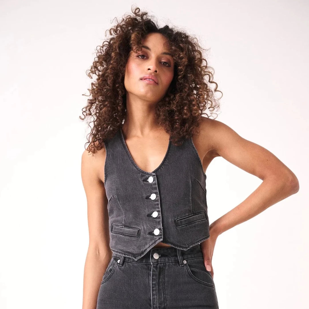 Dallas Vest, Brad Black