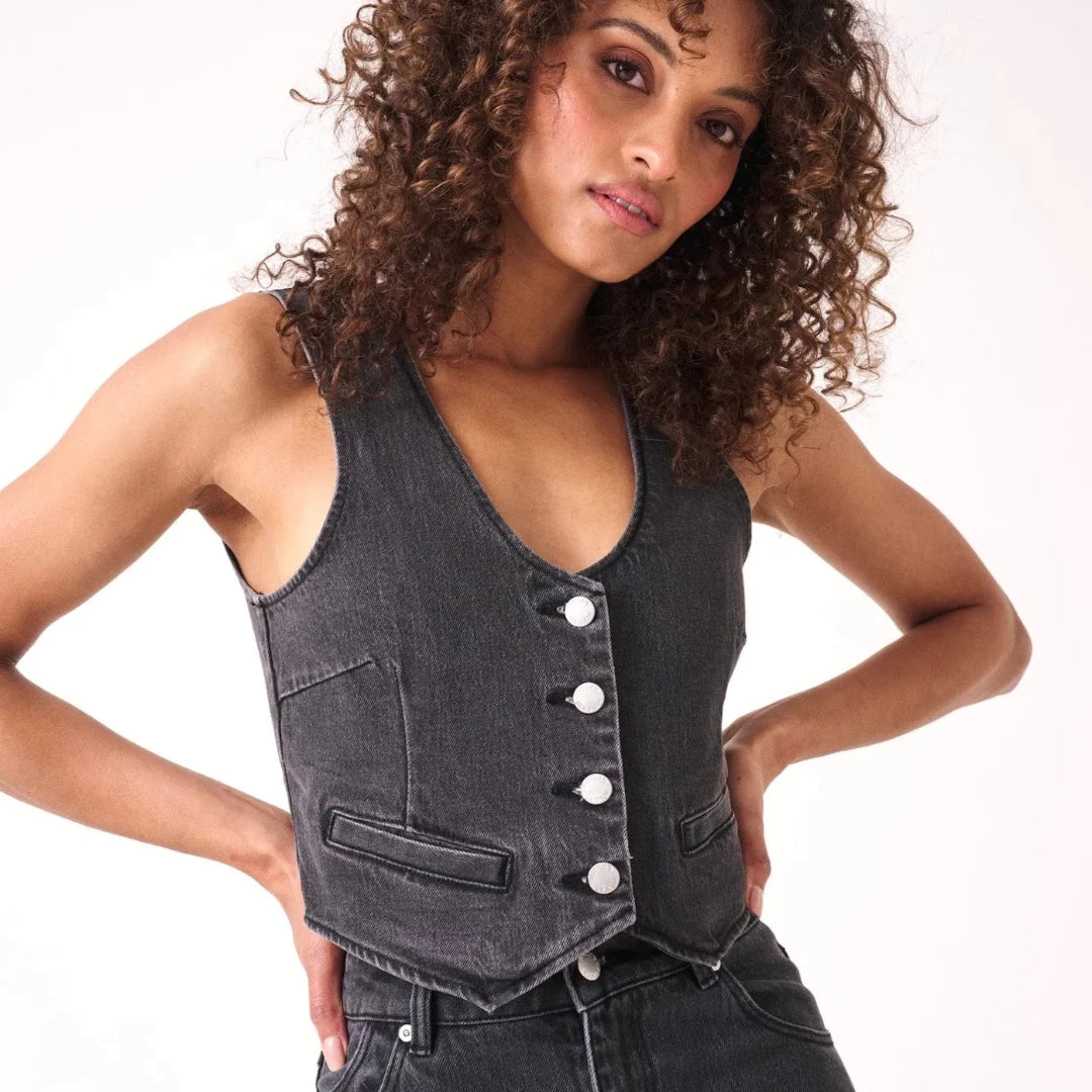 Dallas Vest, Brad Black