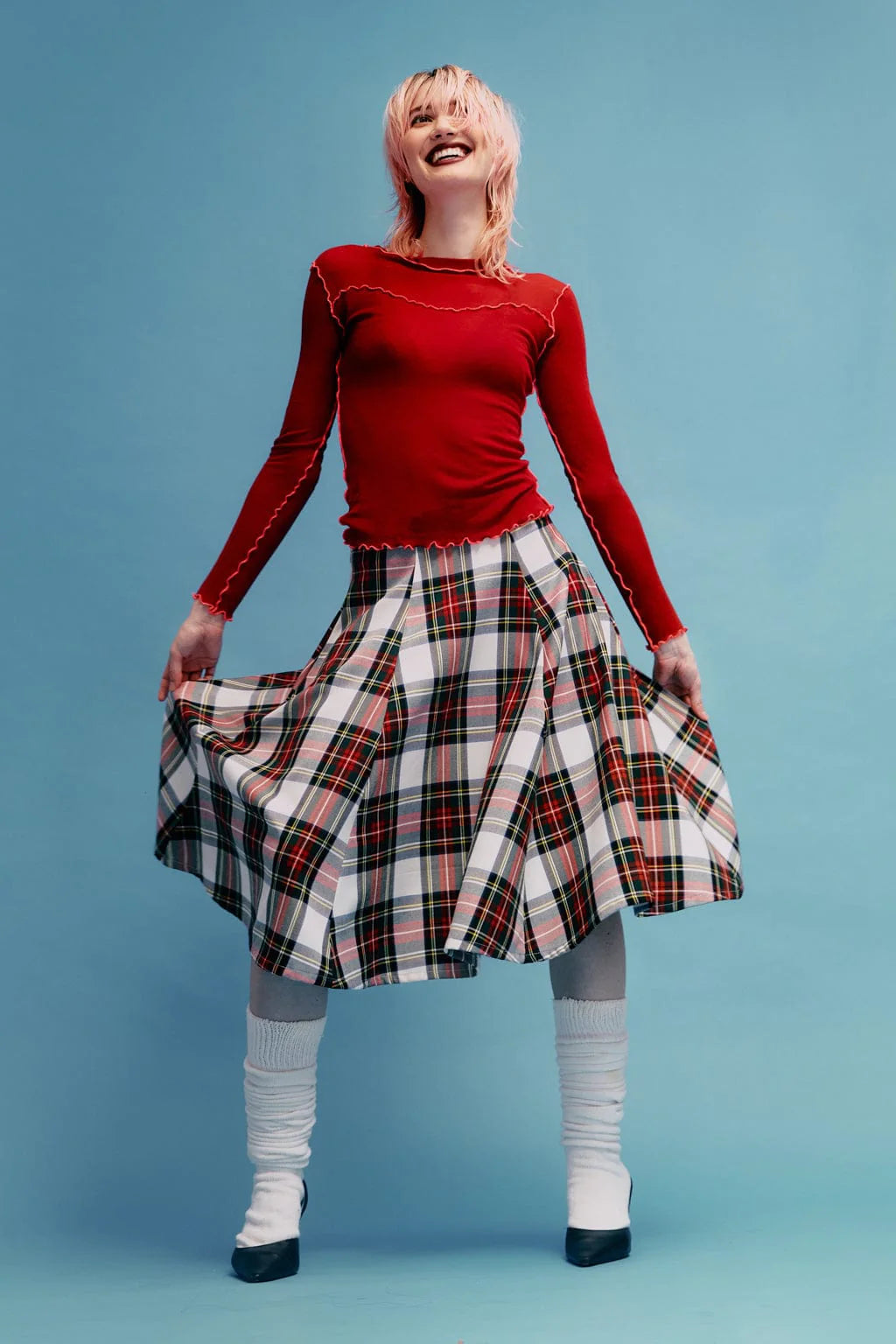 Delia Top, Red