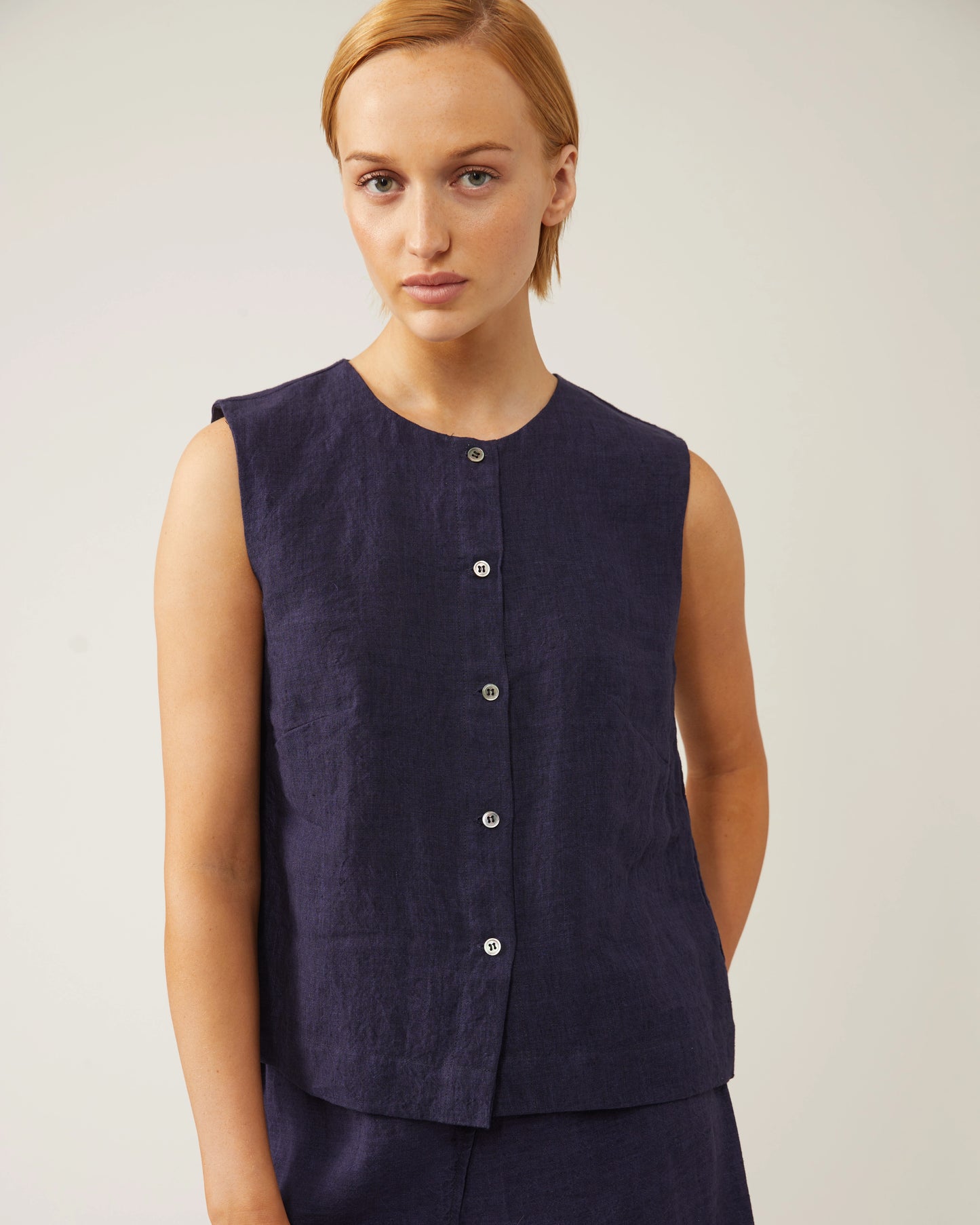 Naif, Hallie Linen Crepe Vest, Midnight