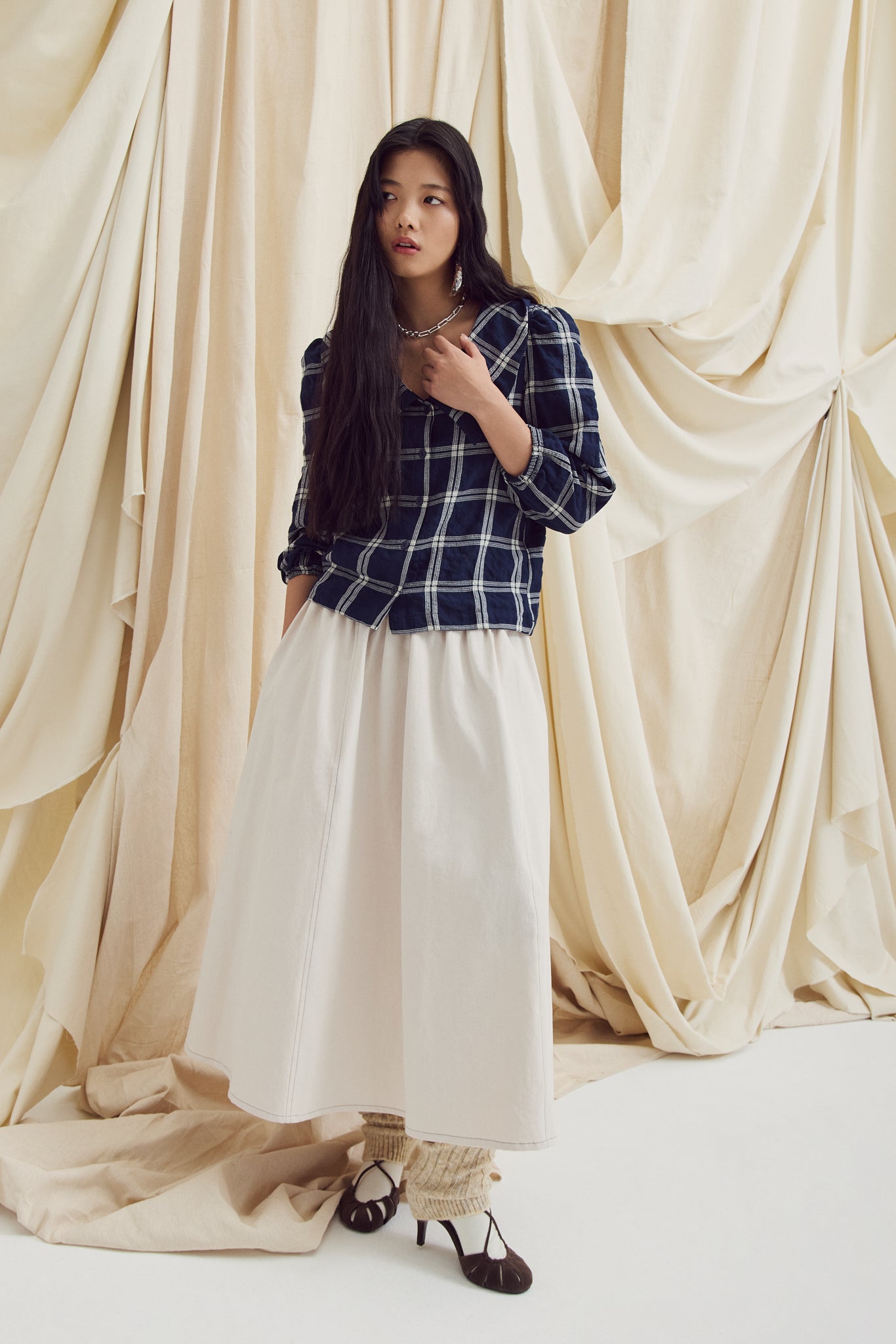 Eve Gravel, Lucila Top