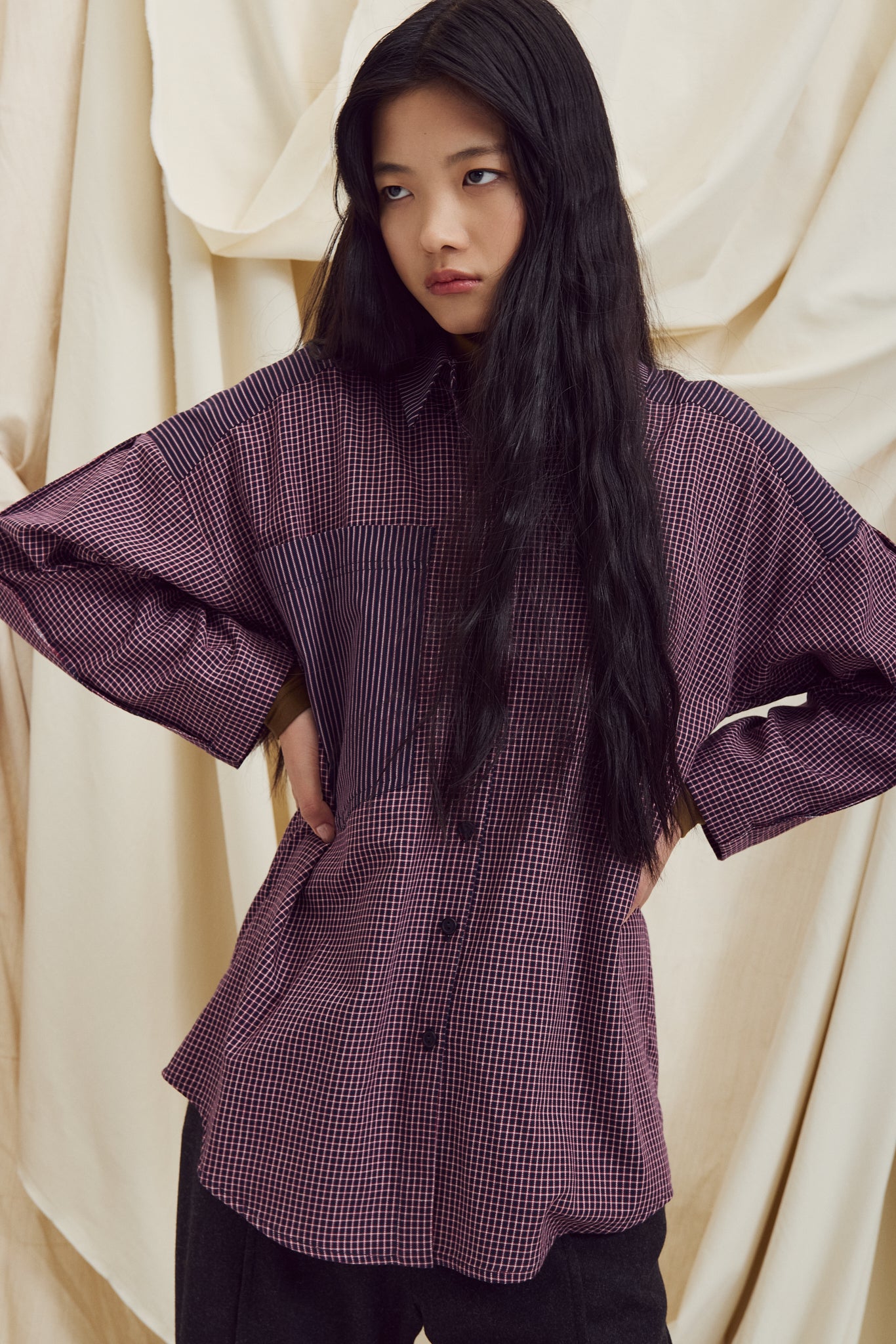 Eve Gravel, Menika Shirt