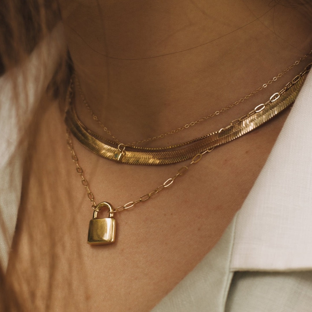 Holmes Necklace, Gold