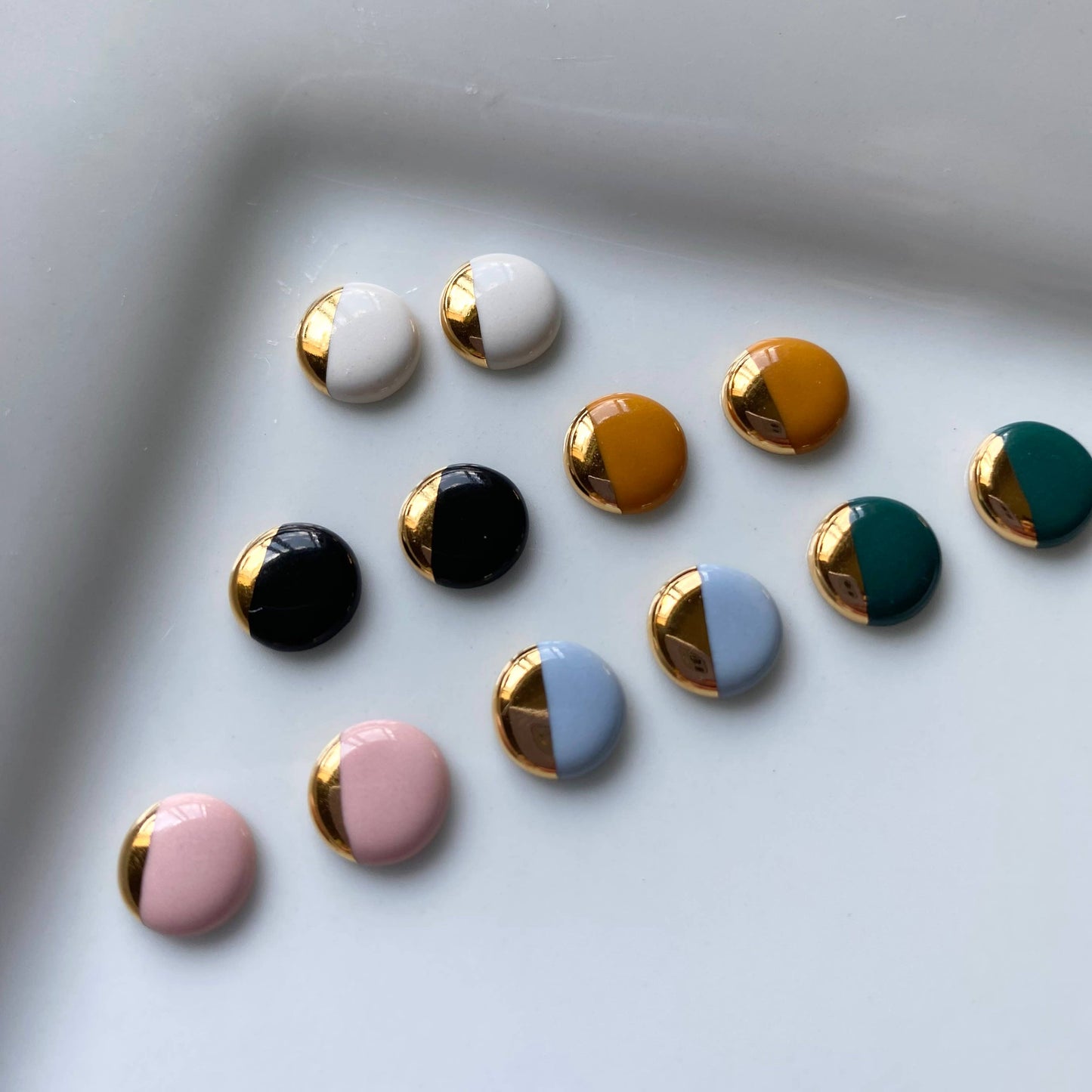 Ellie Parker, Classic Circle Ceramic Studs