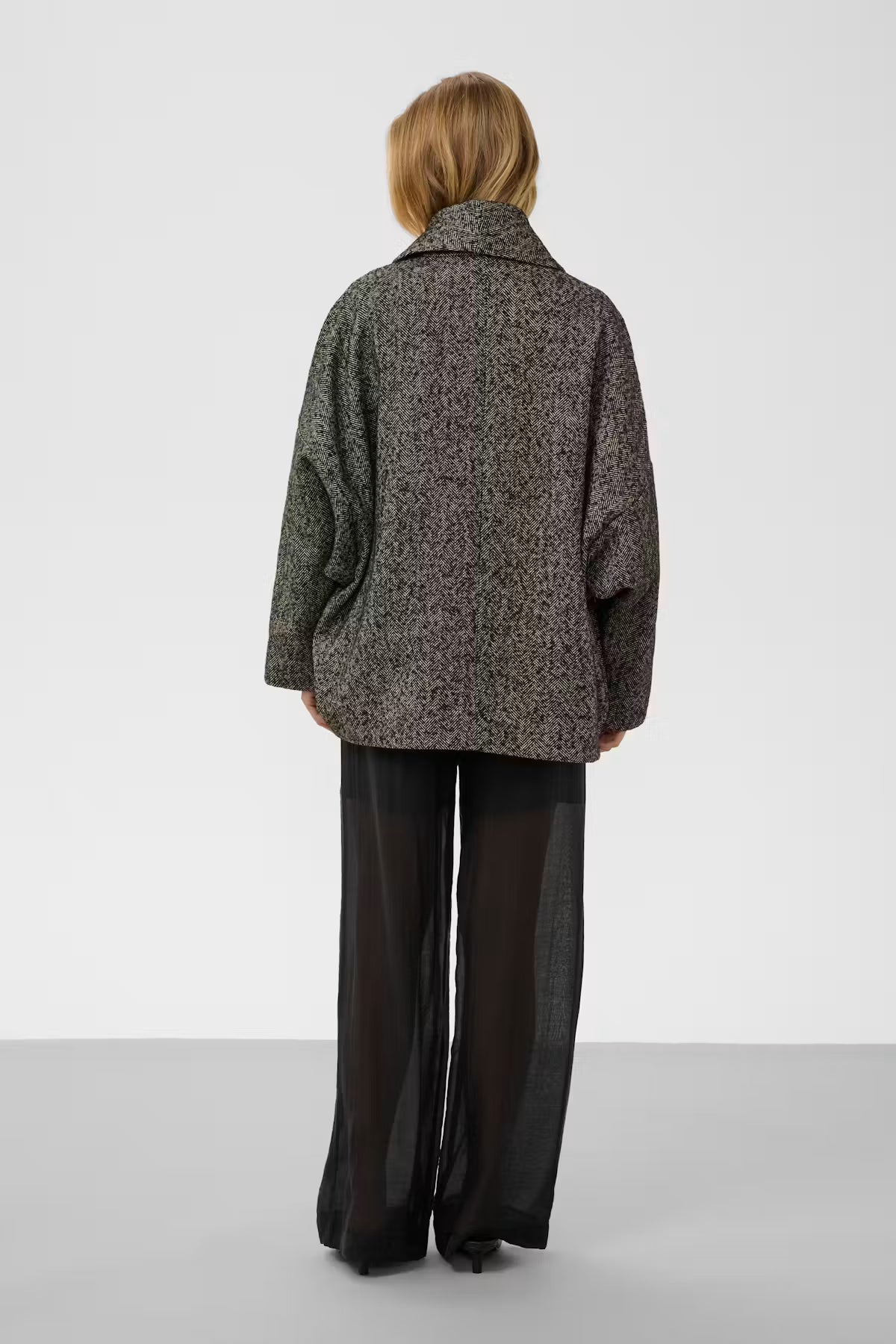 Soaked, Cova Peacoat