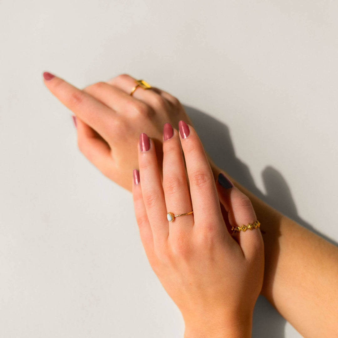 BKIND, Vegan & 21-free Nail Polish, Su'l bord