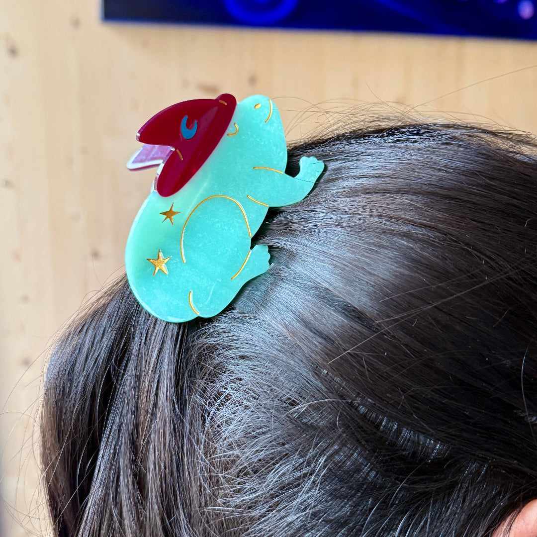 Lisa Junius, Toad Hair Clip