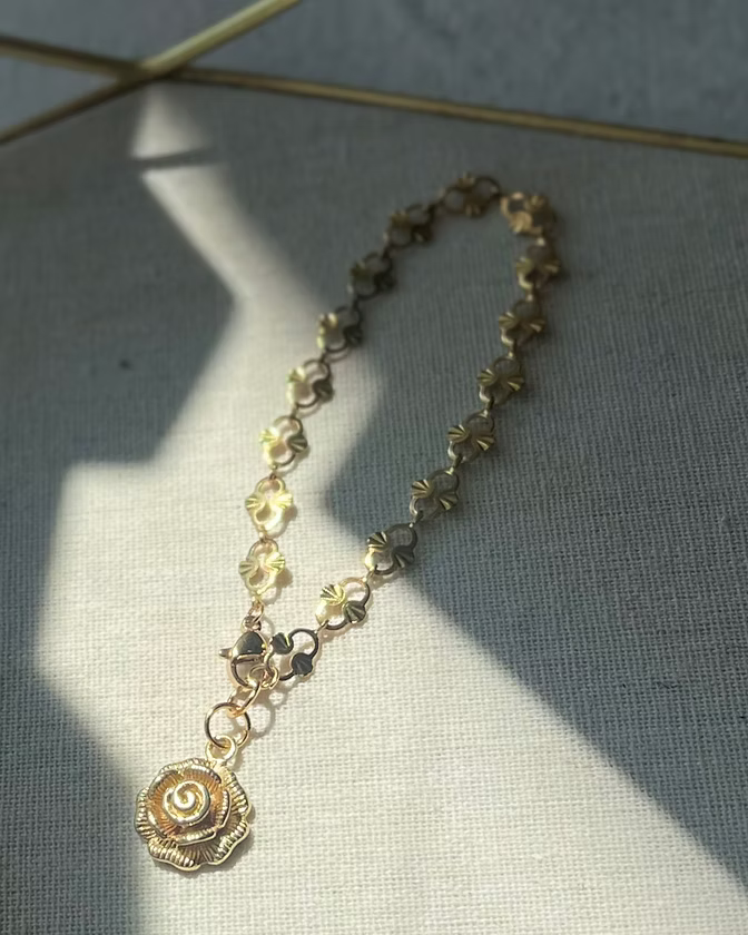 Frug, Vintage Brass Rose Charm FNJ56SET