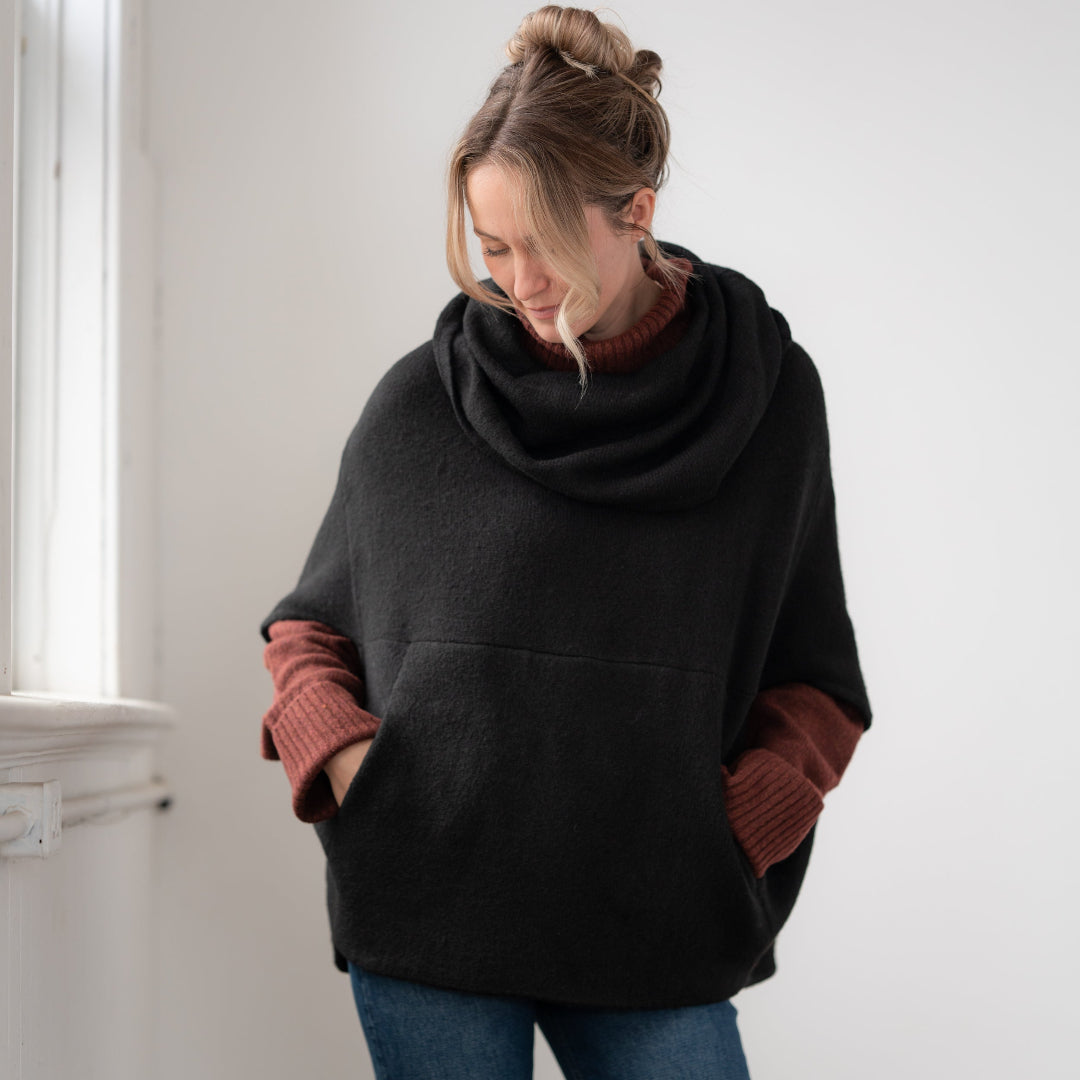 Kanga Kowl Capelet, Black