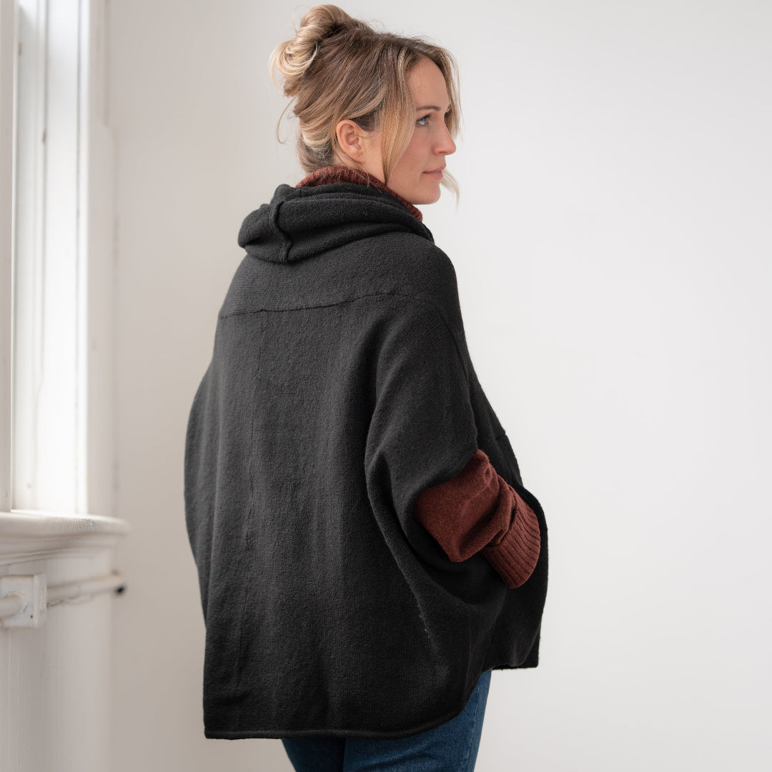 Kanga Kowl Capelet, Black