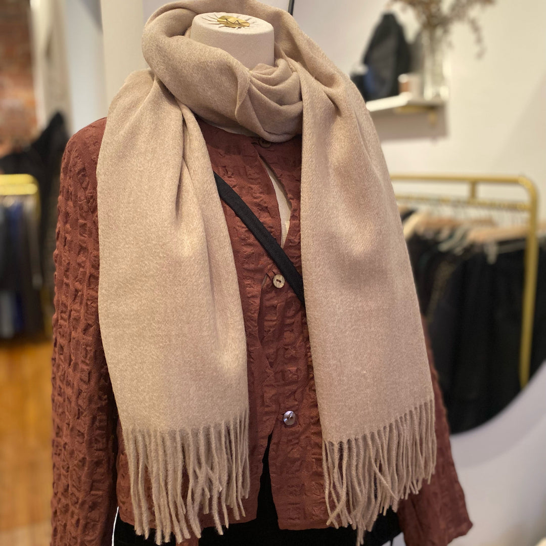 Naif, Wes Scarf, Oat