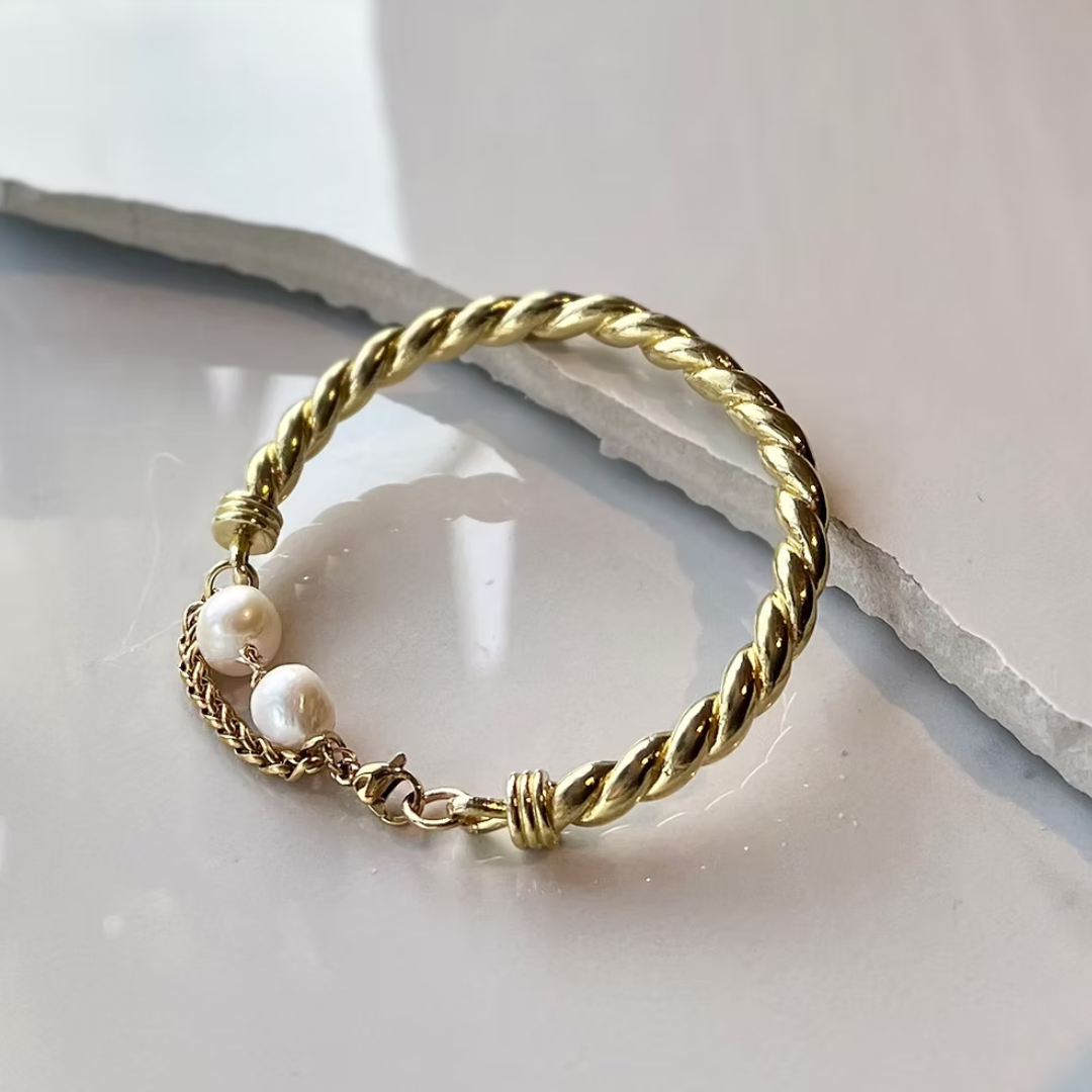 Frug, 14K Goldplated Twisted Cuff with Pearl Bracelet FBJ29