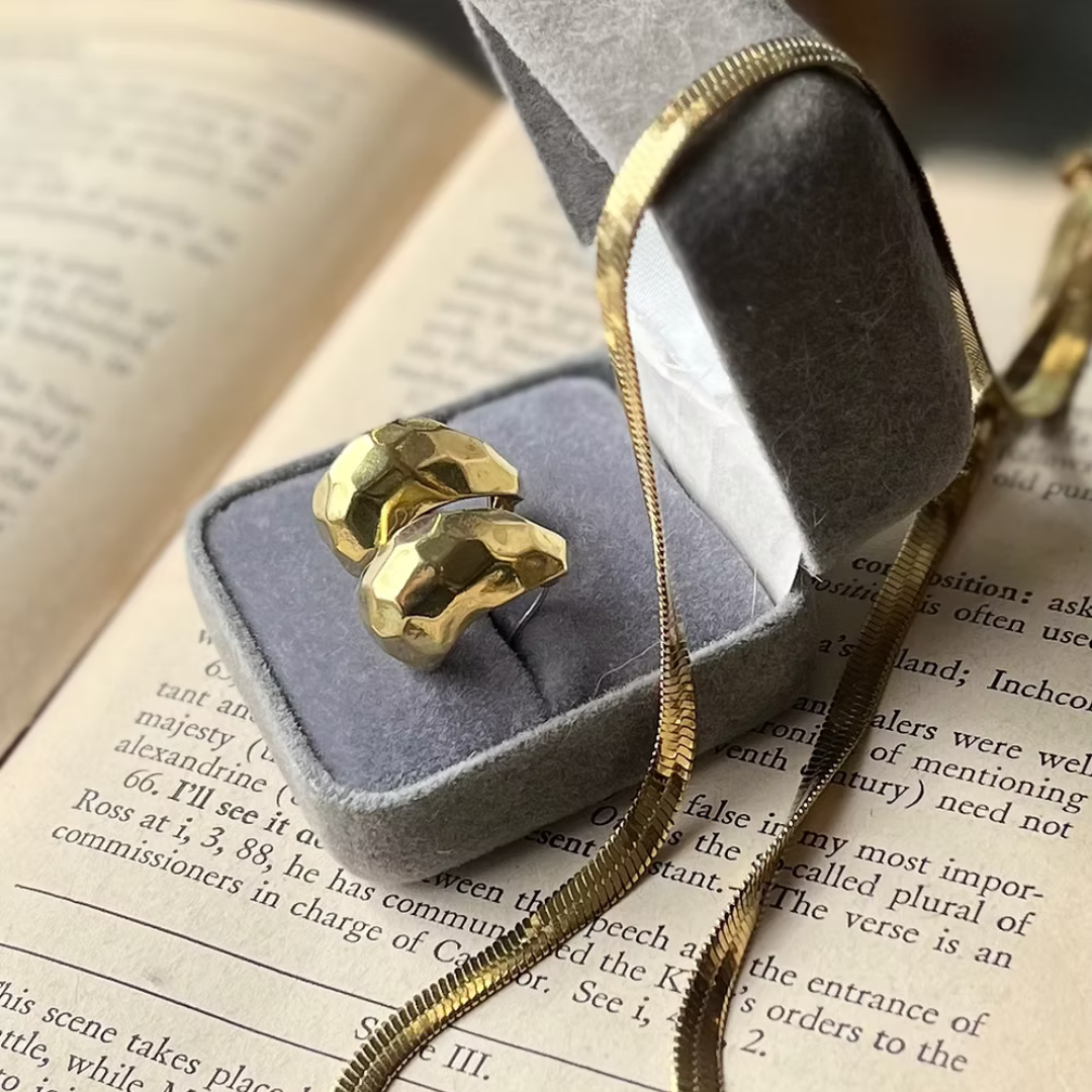 Frug, Vintage Faceted Deadstock Hoop Earrings FEJ18