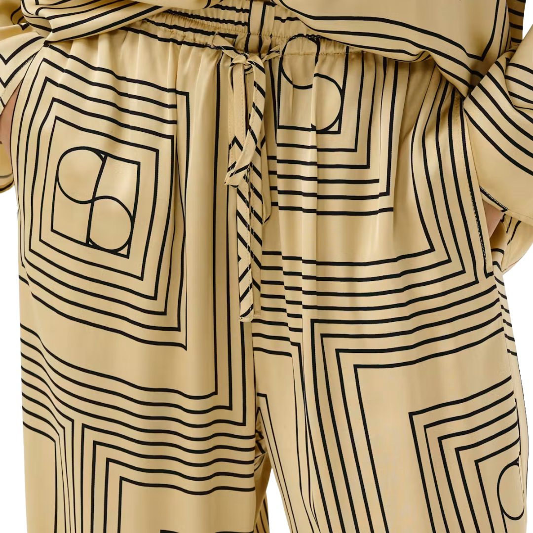 Soaked, Evilia Pants