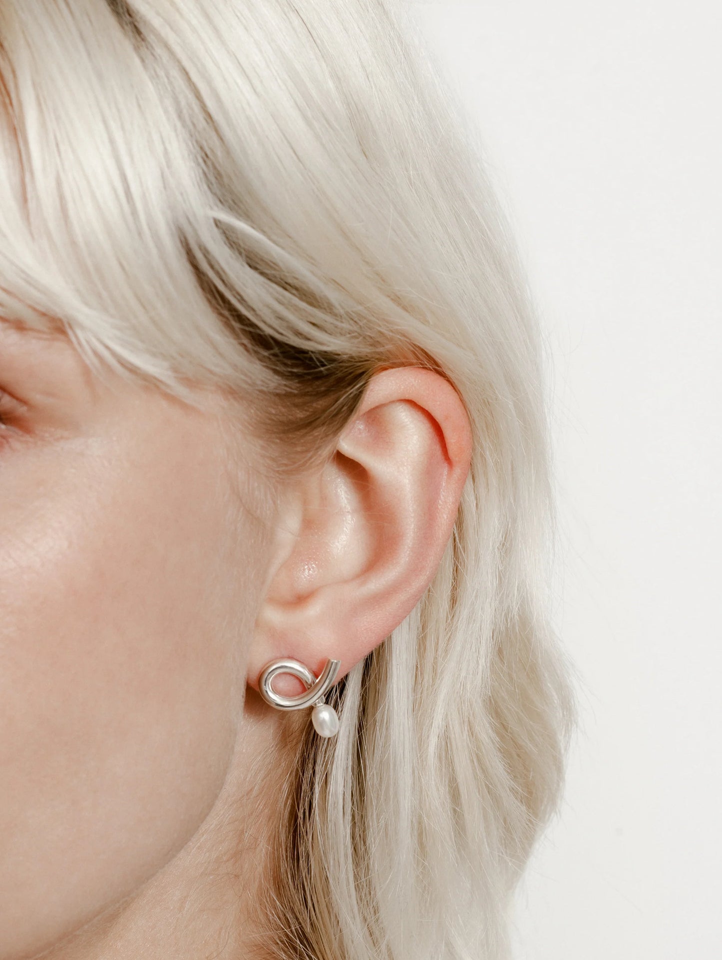 Romi Earrings in Silver