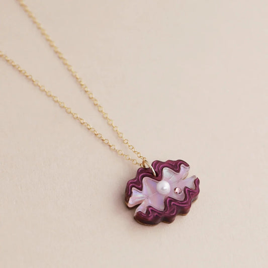 Wolf & Moon, Clam Necklace