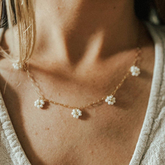 Oak + Eve, Bloom Daisy Necklace w/ 14K Gold-Filled Paperclip Chain