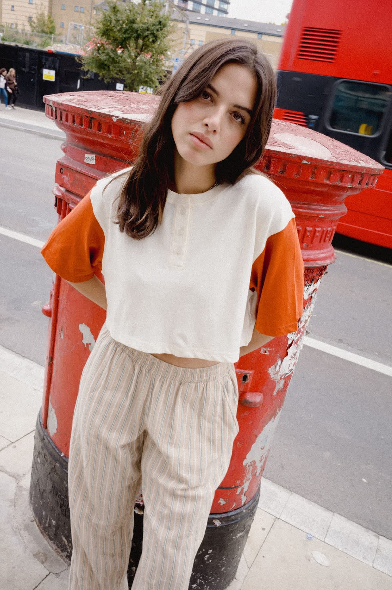Brixton, Carefree Organic Cropped Tee, Off White/Rust