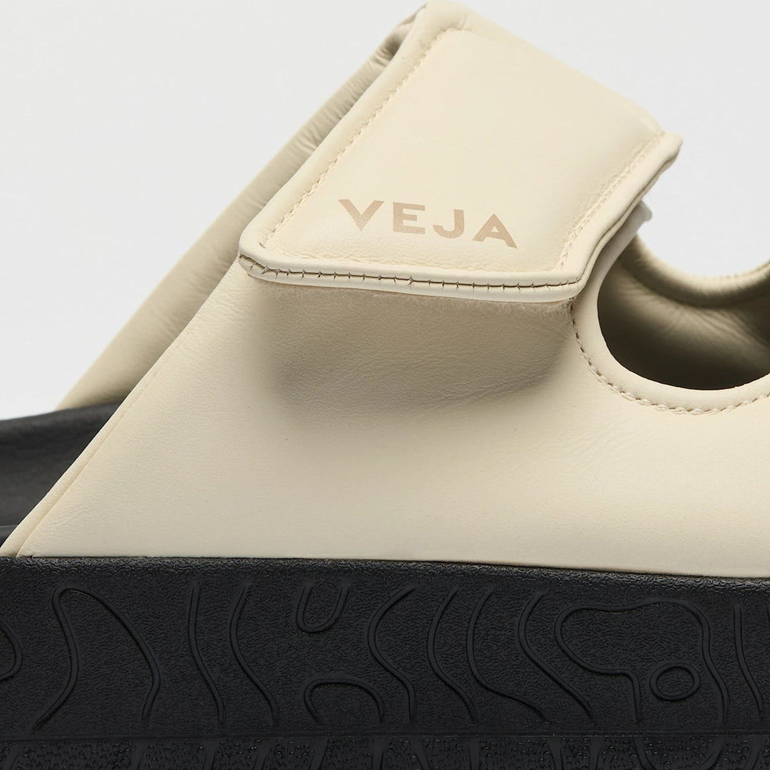 Veja, Etna Bold Leather Cashew